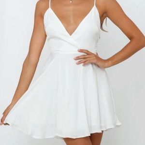 NWT Hello Molly I Read You Mini Dress in White. Graduation Bridal. Size Small